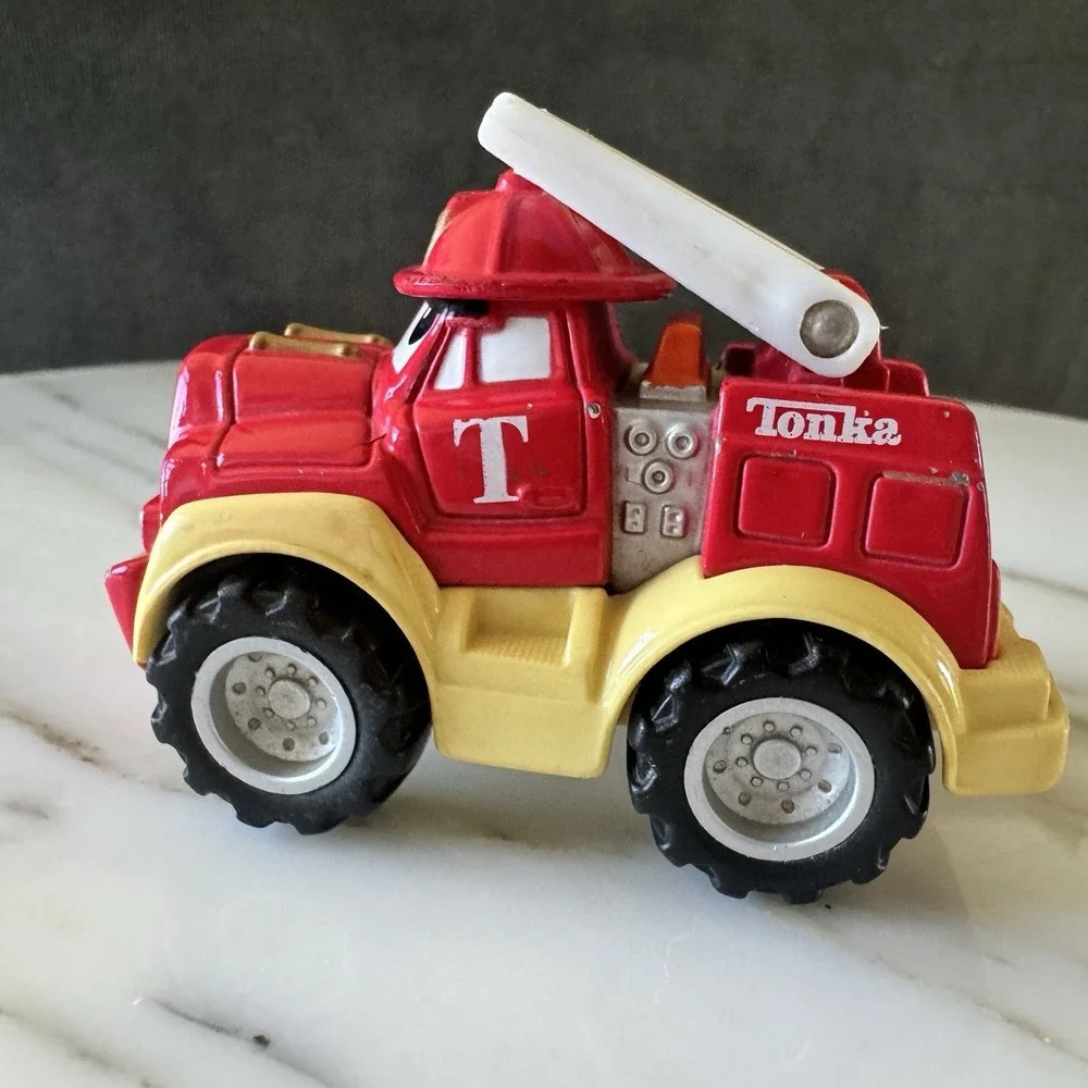 Tonka~Red & Yellow Fire Truck Toy Engine Chuck Car Die-Cast Vintage